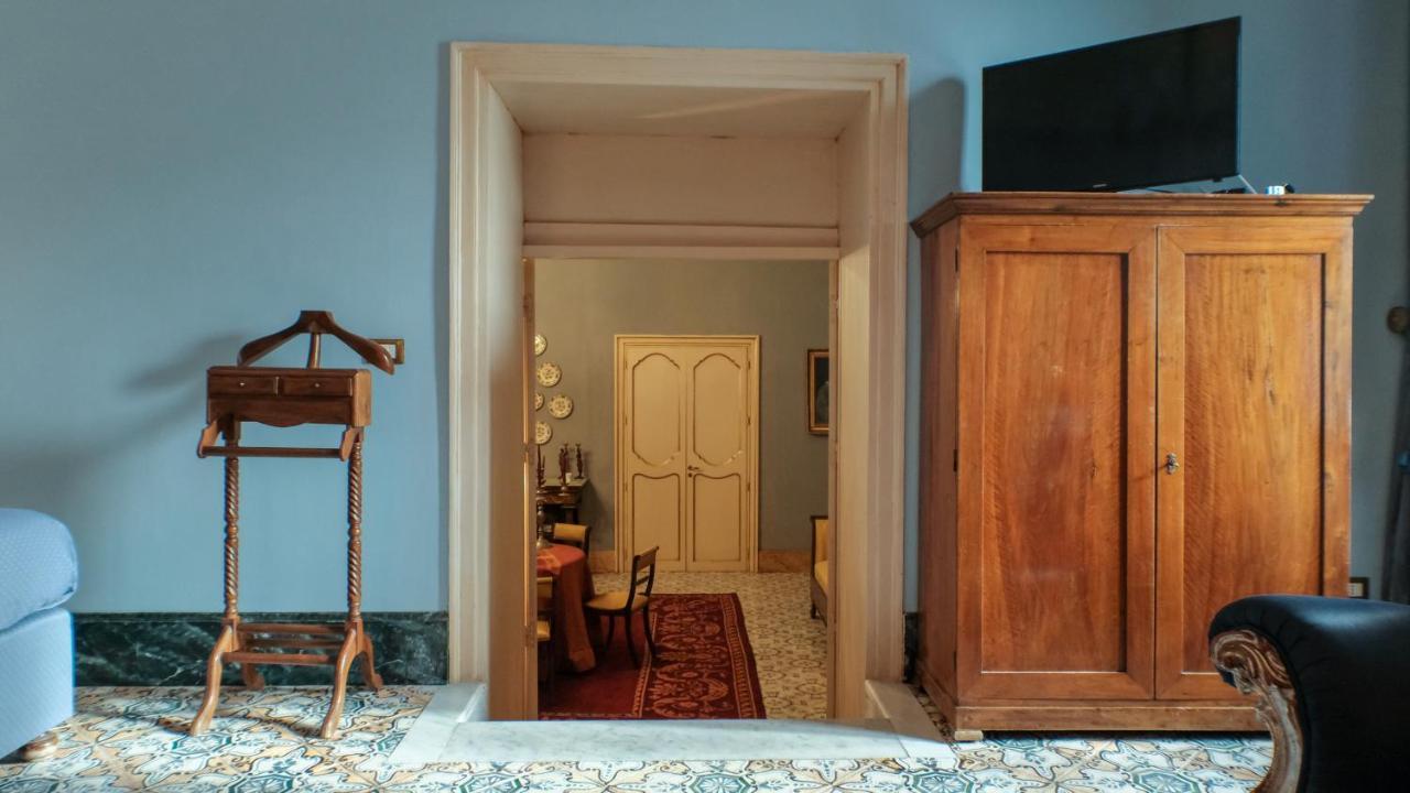 Donna Guia Suite Палермо Екстериор снимка