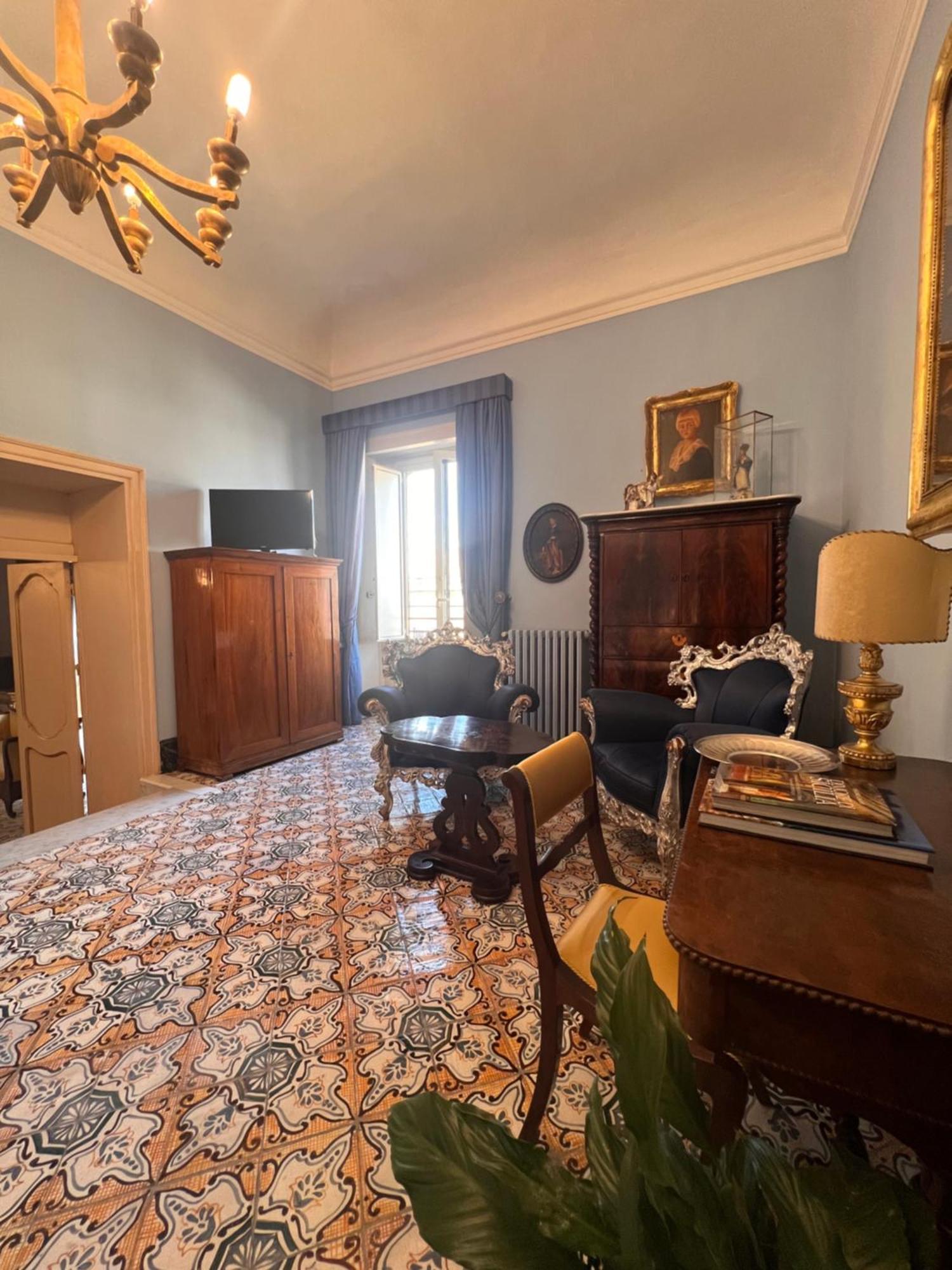Donna Guia Suite Палермо Екстериор снимка