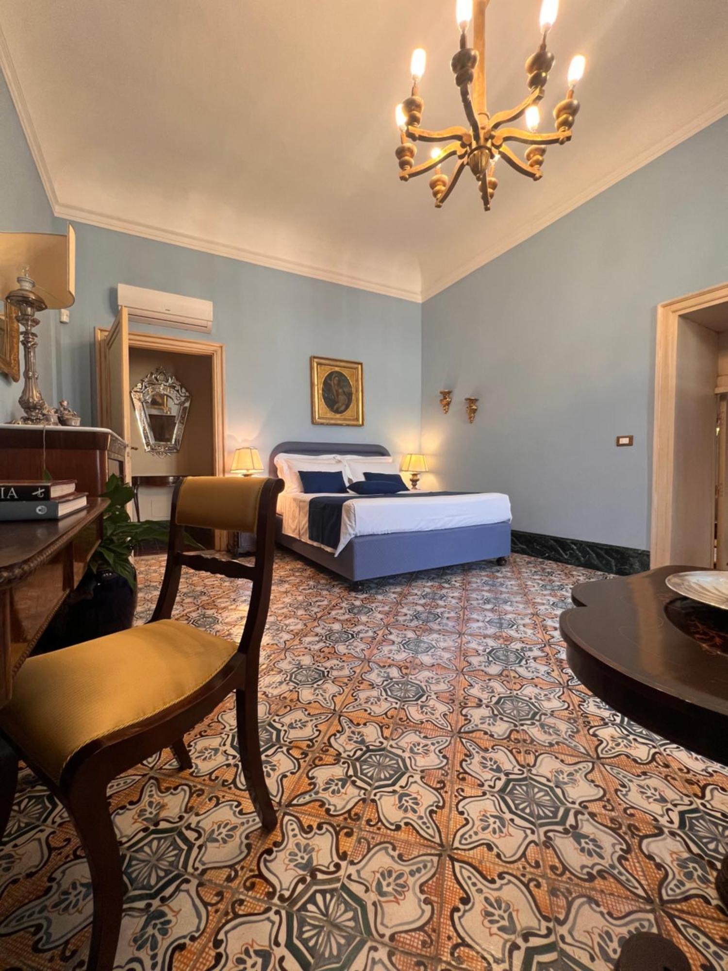 Donna Guia Suite Палермо Екстериор снимка